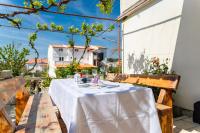 Apartment Grgurić Nada - B&B Palit