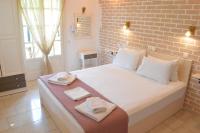 Anna George Studios - B&B Stafylos