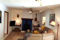 Casa Arriba Village House in Zarra - Bed and Breakfast Zarra