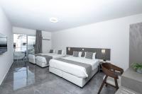 Deluxe Family Suite
