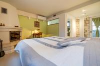 Deluxe Room with Fireplace