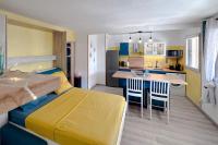 B&B Saint-Laurent-du-Var - DECAROLI - Stylish and Central Renovated Modern Studio - Bed and Breakfast Saint-Laurent-du-Var