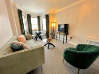 18PG Dreams Unlimited - Budget Flat w free parking - Slough Windsor Heathrow - Ferienwohnung