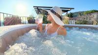 Amazing STUDIO CASA FERMEGLIA with private jacuzzie and perfect panoramic view - B&B Roč