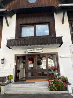 Pension Steiner, 6143 Matrei am Brenner!!Check-in between 15 - 21 o'clock!! No breakfast - B&B Mühlbachl