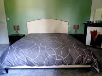 Standard Zimmer mit Kingsize-Bett