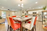 9 Mi to Downtown Home with Deck in San Antonio - Chambres d’hôtes San Antonio