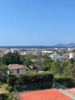 Vue mer sublime - Piscine & activités sur place - Chambres d'hôtes Juan-les-Pins