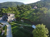 Queen Doftana - B&B Teșila