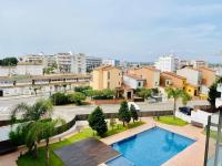 Luminoso apartamento con piscina - Chambres d’hôtes