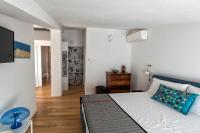 Habitación Doble con balcón (2 adultos + 1 niño)