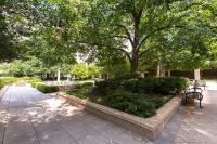 Awesome 1 BR Apt + Den At Crystal City With Gym - B&B