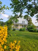 B&B Summerside - Sunflower Guest Suites - Bed and Breakfast Summerside