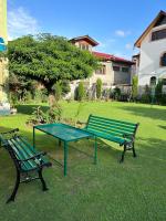 The Local B&B - B&B Srinagar