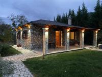 Το πετρινο σπιτι του Καστρη! Με θεα τα Μετεωρα - B&B Kalampáka