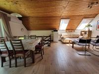Liliom Apartman - Bed and Breakfast