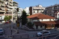 Stylish and Renovated Retreat in Thessaloniki: Cozy Apartment at Ioulianou 33 - B&B Salónica