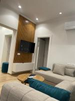 City Center Apartment Kafe Flora - B&B Tirana