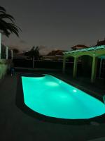 Villa Pearetree - Gorgeous 4 bedroom villa with private pool - Chambres d'hôtes Caleta de Fuste