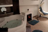 Renovated Apartment with Jacuzzi in Novi Sad - B&B Novi Sad