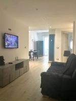 Titti's House - Parcheggio custodito in garage gratis - B&B Genoa