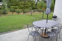 Maison cosy tout confort dans un cadre de verdure - B&B Le Sequestre