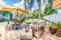 All-Season 3BR with Large Outdoor Area - B&B Cherry Lake