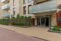 Apartment with Study Powstańców Śląskich by Noclegi Renters - Bed and Breakfast