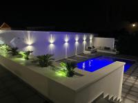 Villa Giuliana Luxury Home: piscina, solarium, barbecue. A pochi passi dal mare - B&B Fontane Bianche
