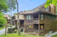 Amazing view, location, ski back trails, sports center, pool Highridge B4 Highridge - B&B