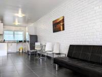 B&B Melbourne - *Promo* 2-Bedroom Villa Next to Train Station! - Bed and Breakfast Melbourne