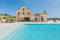 Villa Amore di Ada - Modern Design Villa - AirCo, Private Pool & Near The Beach - B&B Monterubbiano