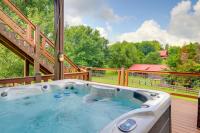 Pigeon Forge Vacation Rental with Hot Tub and Yard - B&B
