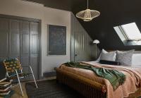 Mikey's Woodhouse (Suite)