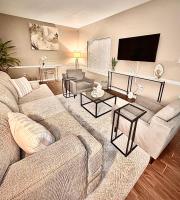 Short Walk to JSU Stadium, Hospitals, and Bars in Fondren - Chambres d'hôtes Jackson