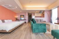 Breaky Hotel - Bed and Breakfast