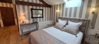 Deluxe Queen Suite