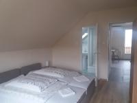 Egervári Béres Vendégház-Tetőtéri apartman - B&B