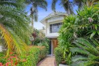 Grand Slam Getaway with Tennis Court and Heated Pool - B&B Kewarra Beach