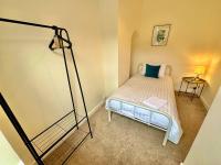 EasyRest House 3 Grantham - 5 Beds & Free Parking - Easy Location - Access to A1, Town Centre & Shops - Chambres d'hôtes Grantham