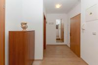 Apartment mit Balkon