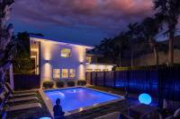 B&B Miami - Oasis Vista Miami Luxury Villa! 10 min from Beach, Private GYM, Top Location! - Bed and Breakfast Miami