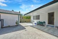 Belmore Brand new renovated 3Br house AC & Parking - B&B Sydney