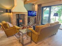 Waters Edge, Talkin Tarn, a luxurious bungalow with stunning views over the tarn - Chambres d'hôtes Brampton