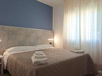 Apartamento de 1 dormitorio con balcón