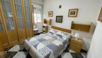 flat family near center and jardin turia avenida del cid - B&B Valencia