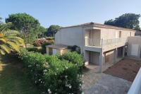 Fiori Di Cala Rossa Appartement T3 dans résidence hôtellière chez Virginie - Chambres d'hôtes Lecci