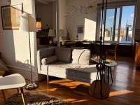 Luxury Penthouse with Giga Terrace in Buda Center - Chambres d’hôtes Budapest