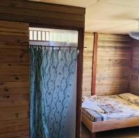 Tweepersoonskamer met 2 Aparte Bedden en Eigen Badkamer