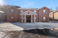 Two Gorgeous Condos*Side by Side*10 Beds*Sleep 17! - Bed and Breakfast Branson